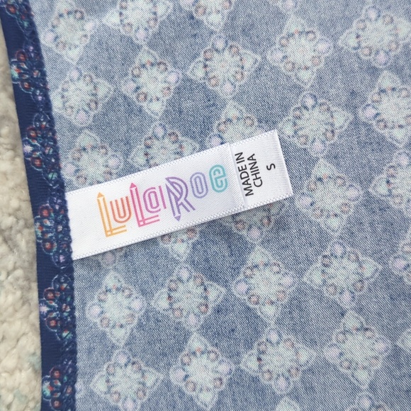 LulaRoe Shirt - Picture 2 of 3